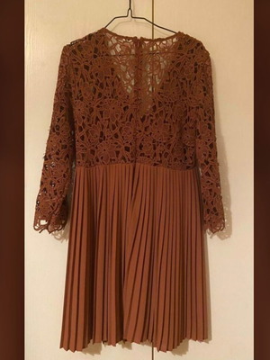 Zara lace and pleated dress size M new