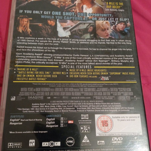 8 Mile DVD like new, drama, subbed