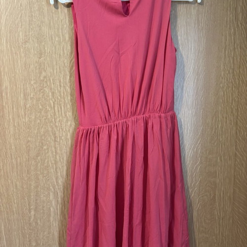 Guess dress size S used, pink