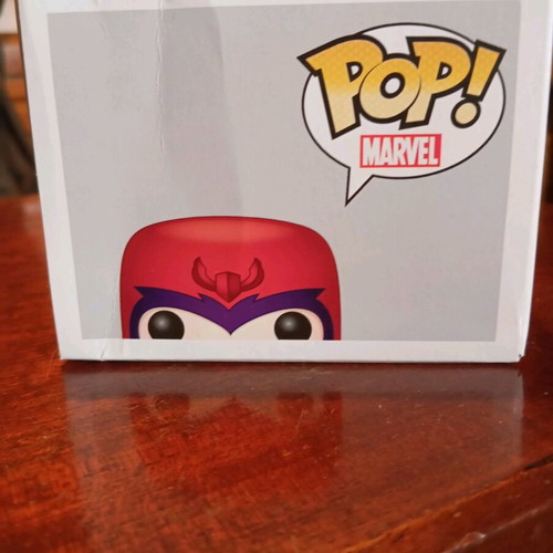 Funko Pop Magneto Hot Topic Exclusive Metallic like new