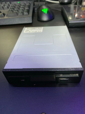 Samsung Floppy Disk Drive σαν καινούργιο, μαύρο μπροστά