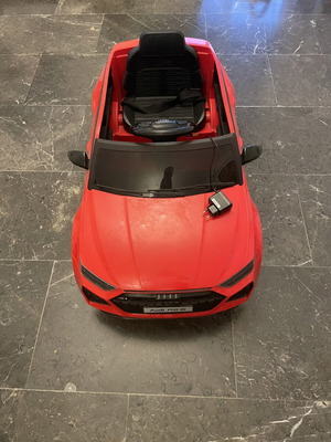 Audi RS6 electric ride-on car like new, red