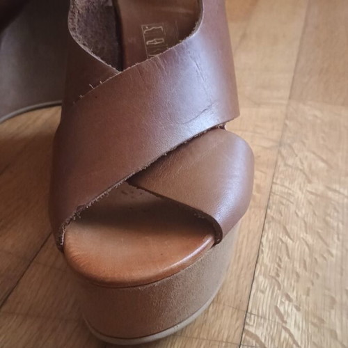 Shoe Bizz leather women's platform sandals like new, size 40, brown