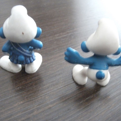 Smurf figures used, set of two