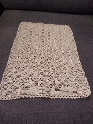 Table runner like new, 25x40 cm, crochet