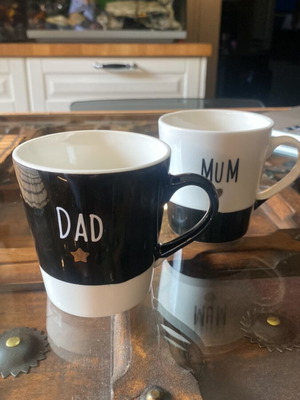 Mum and Dad mugs used, set of 2