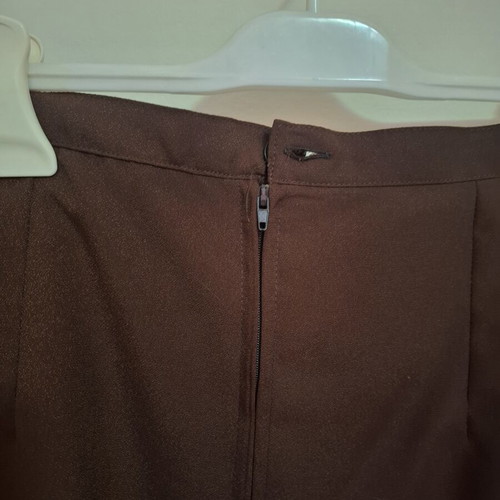 Classic skirt brown one size like new with buttons and zipper