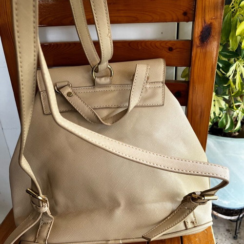 Back pack like new, beige backpack
