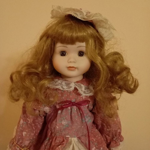 Heritage Mint Courtney Porcelain Doll used, vintage 1990