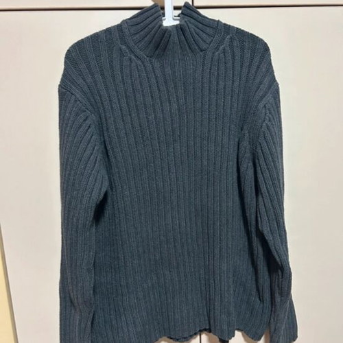 Gap sweater like new with low turtleneck gray size L