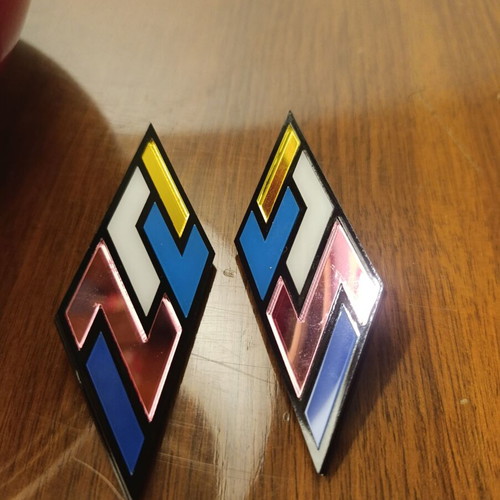 Funk da Queen Plexiglass Earrings Picasso like new, multicolor