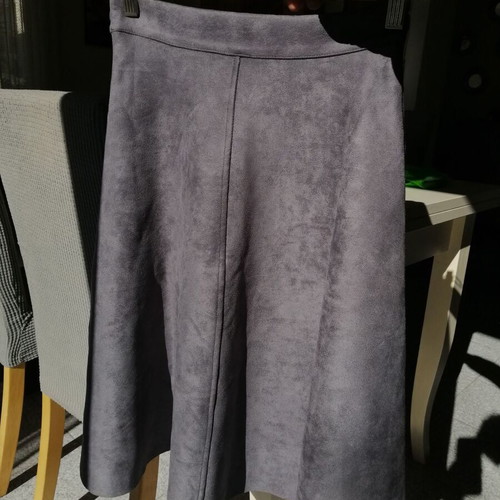 Elastic suede skirt new, size XS-S, gray