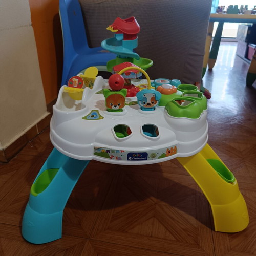 Activity table like new, very good condition