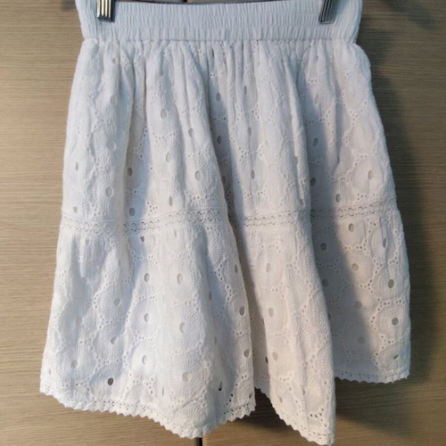 Lynne broderie white skirt new, size 40, classic summer style