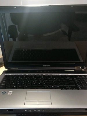 Toshiba laptop used, non-working for spare parts