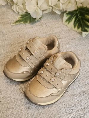 Παιδικά sneakers Mayoral χρυσά No 21 μεταχειρισμένα