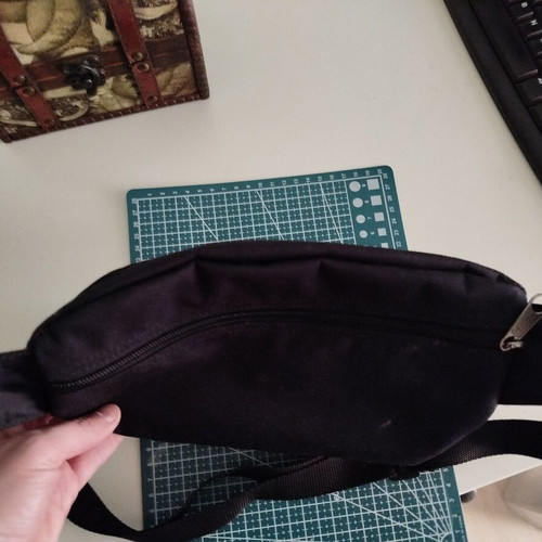 Eastpak Doggy Waist-Sling bag new, black, 3L capacity
