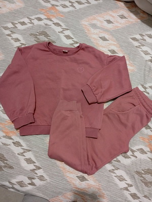 Girls' tracksuit set size 7-8 like new, dusty apple color
