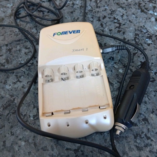Battery charger Forever car 4-position like new