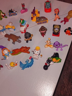 Διάφορα Παιχνιδάκια σαν καινούργια από Kinder έκπληξη και άλλα