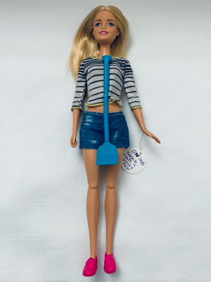 Barbie Walk & Potty Pup DWJ68 doll used with dog and accessories