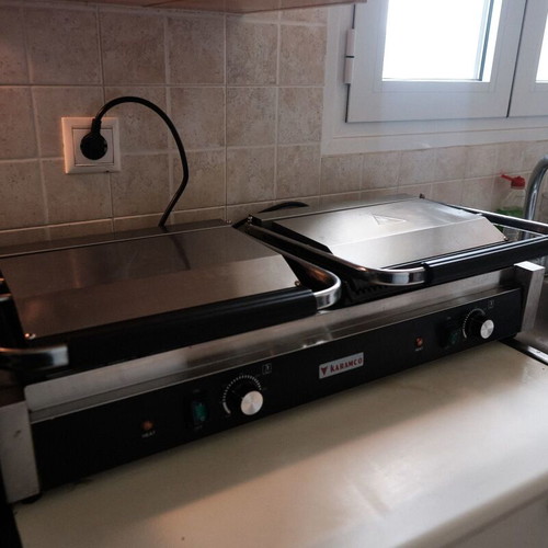 Karamco Professional Double Ceramic Panini Press 4200W like new
