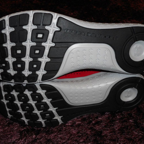 Under Armour Micro G Fuel Run sports shoes new, size 47, red