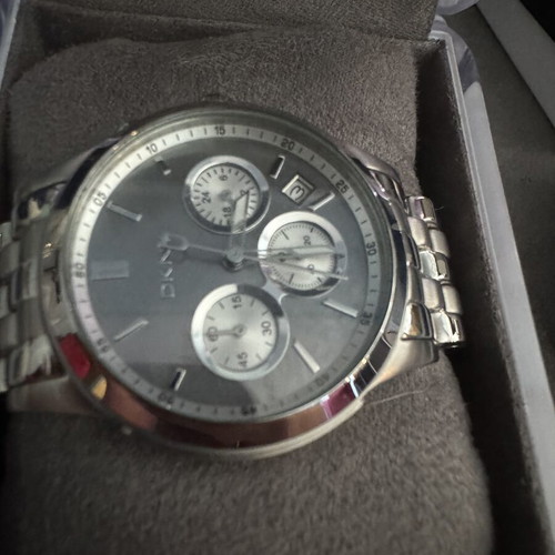 Donna Karan New York DKNY unisex watch like new, gray and silver