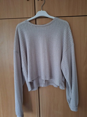 Pull&Bear beige crop knitted blouse size M like new