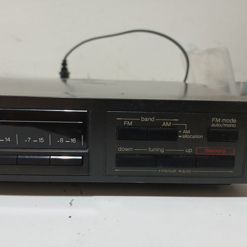 Technics ST 500 AM/FM stereo tuner used in very good condition