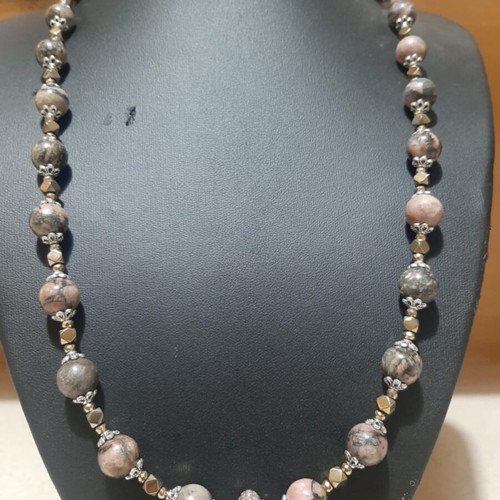 Necklace with rhodonite and zircon new