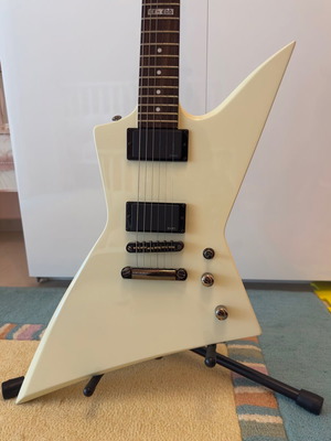 Ηλεκτρική κιθάρα ESP LTD EX-400 σαν καινούργιο με πακέτο Marshall