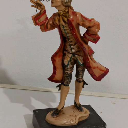 Italian decorative figures like new with Carrara marble base