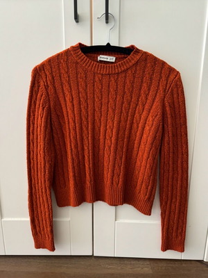 Stradivarius knitted sweater XS like new