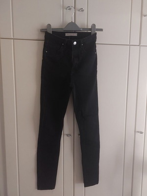 Μαύρο ντένιμ παντελόνι high rise skinny Pink Woman μεταχειρισμένο, μέγεθος EUR 32