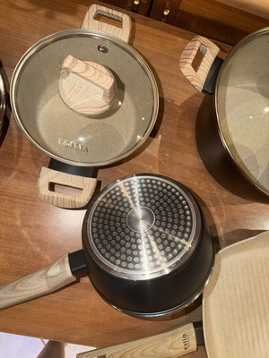 Estia cookware set of five pieces, new