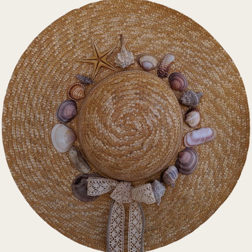 Straw hat handmade with real shells