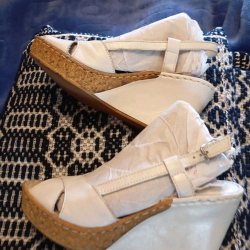 Atema summer platforms size 38, new, white leather