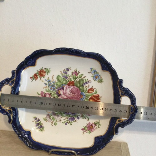 Decorative plates like new, old arts decades