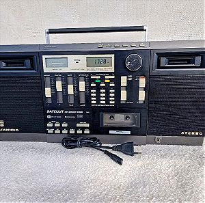 Vintage Portable Radio Satellite Recorder GRUNDIG 4000.  Παγκοσμίου λήψεις