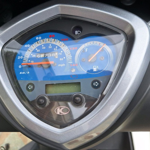 Kymco Agility 16+ 2014 scooter like new, 67,250 km, white