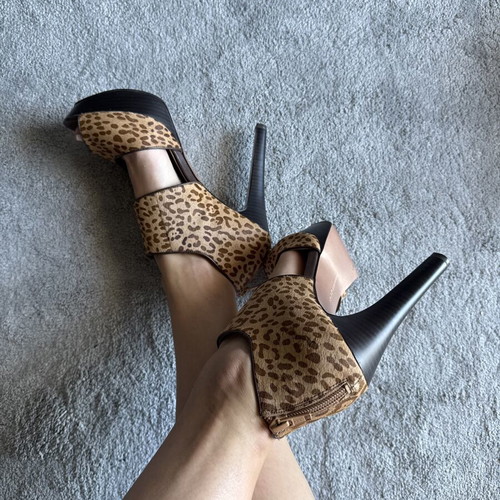 Leather high heels leopard like new, size 39, beige and brown