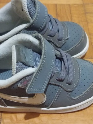 Αθλητικά παπούτσια Nike 22 νούμερο σαν καινούργιο