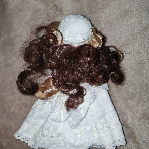 Porcelain doll 16.5cm like new