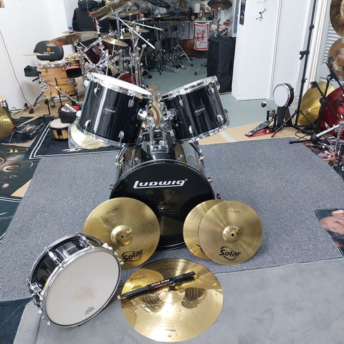Ludwig Accent CS Combo drum set used with Sabian Solar cymbals and snare
