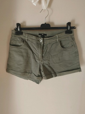 Khaki shorts 38 H&M flattering women's