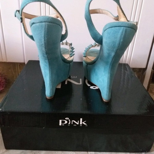 Blue platform shoes with studs, comfortable and lightweight, size 37