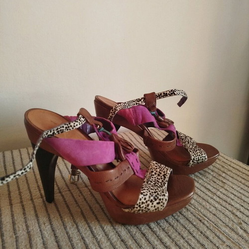 Schutz sandals size 36 like new, multicolor