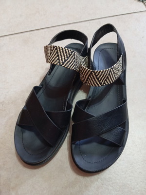 Women's sandals platform size 39 used, black and white