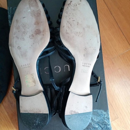 Gucci sandals size 36.5, black